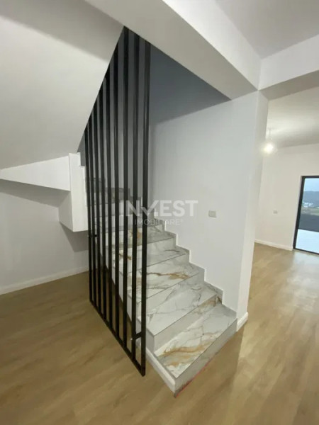 CASA INDIVIDUALA , 4 CAMERE, VALEA ADANCA, 5 DRUMURI