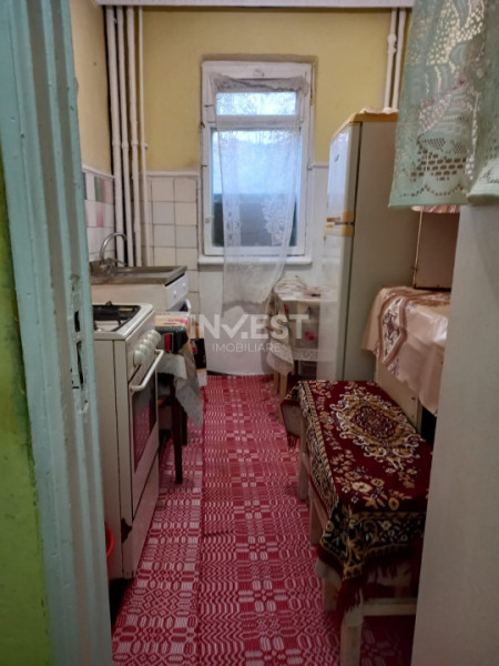 DE VANZARE-APARTAMENT 2 CAMERE-MIRCEA CEL BATRAN