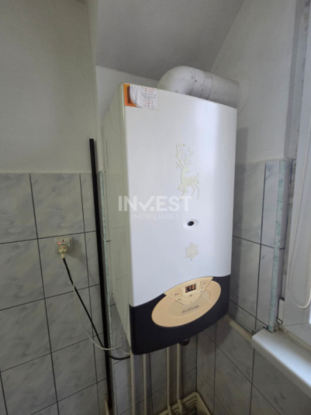 DE VANZARE-APARTAMENT 2 CAMERE-DECOMANDAT