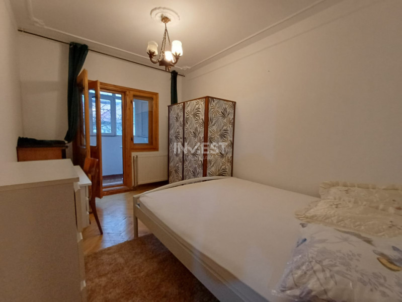 Apartament 3 camere, bloc tip vila, Zona Arcu 