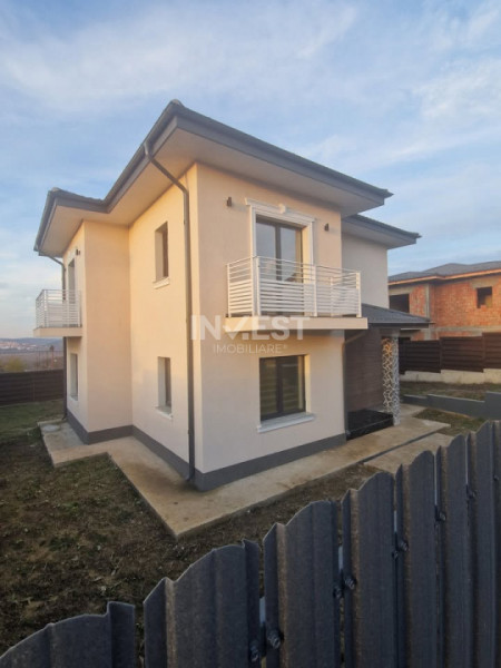 CASA 4 CAMERE, 2 BAI, 440 MP TEREN, MIROSLAVA