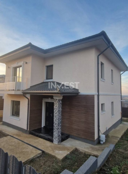 CASA 4 CAMERE, 2 BAI, 440 MP TEREN, MIROSLAVA