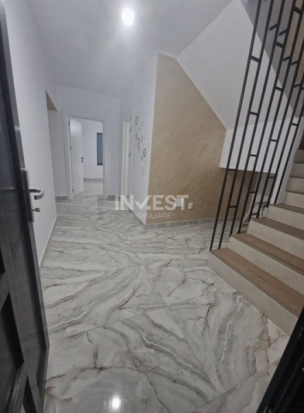 CASA 4 CAMERE, 2 BAI, 440 MP TEREN, MIROSLAVA