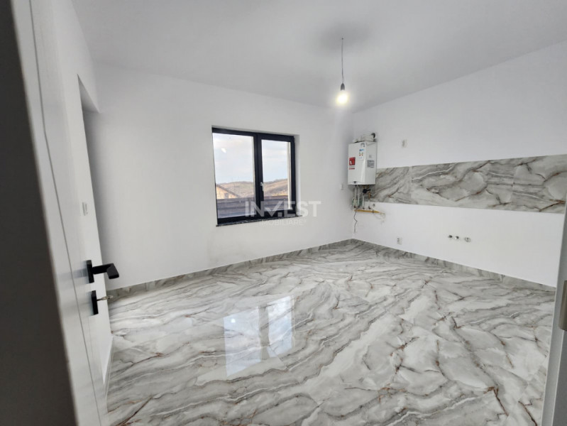 CASA 4 CAMERE, 2 BAI, 440 MP TEREN, MIROSLAVA