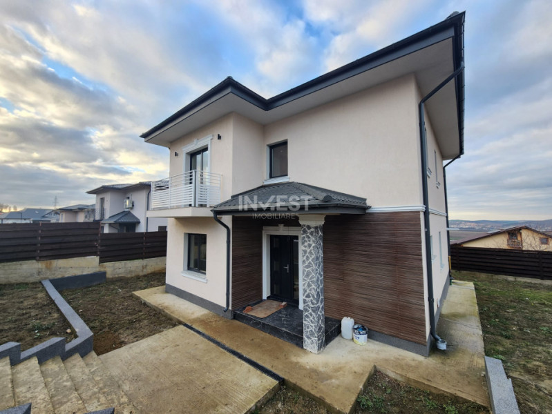 CASA 4 CAMERE, 2 BAI, 440 MP TEREN, MIROSLAVA