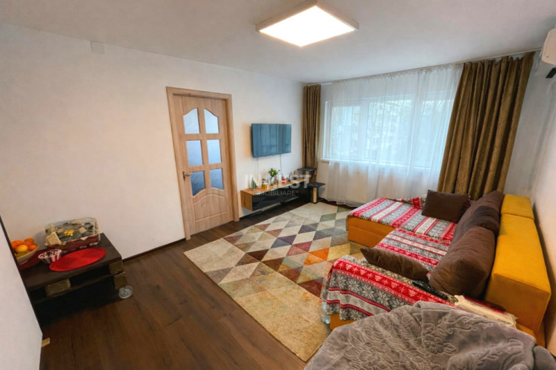 Apartament 2 camere-renovat-Podu Ros-etaj 2-bloc fara risc