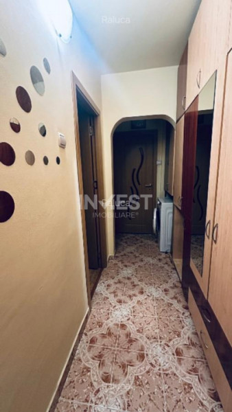 DE VANZARE-APARTAMENT 3 CAMERE-DACIA ZIMBRU