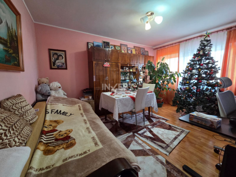 DE VANZARE-APARTAMENT 4 CAMERE-DECOMANDAT-DACIA