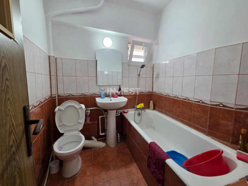 DE VANZARE-APARTAMENT 4 CAMERE-DECOMANDAT-DACIA