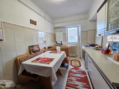Apartament 4 Camere-decomandat-Dacia