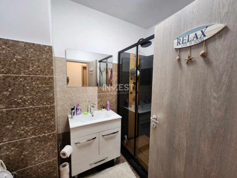 APARTAMENT CU 4 CAMERE, ZONA CAPAT CUG-VISOIANU