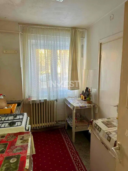 Apartament 3 camere decomandat-Podu Ros-liceul Racovita