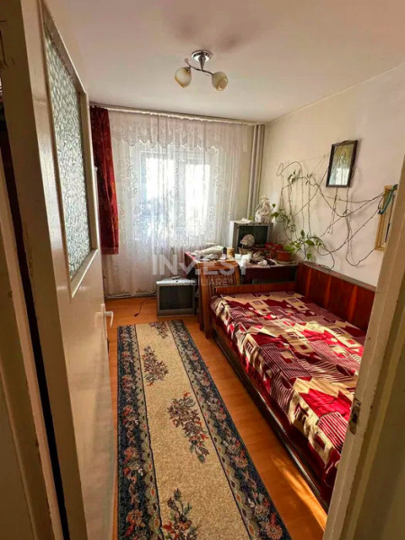 Apartament 3 camere decomandat-Podu Ros-liceul Racovita