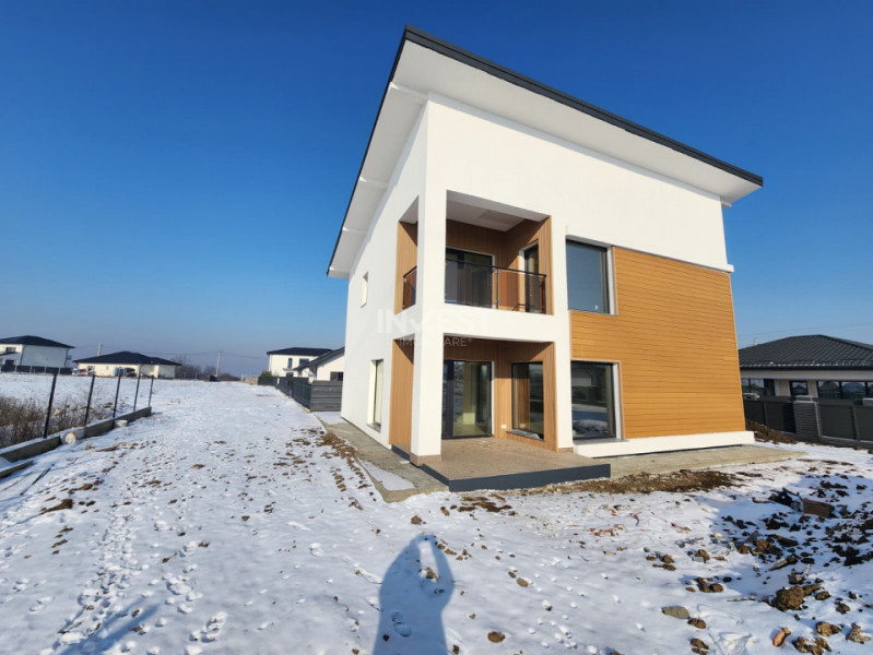 CARTIER PRIVAT, CASA 4 CAMERE, 2 BAI, MIROSLAVA , PLACA DE BETON PESTE ETAJ