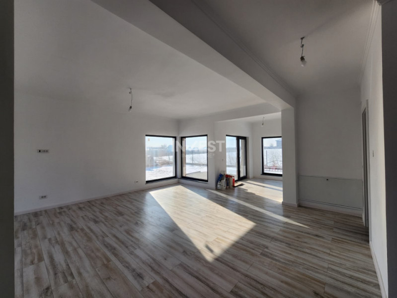 CARTIER PRIVAT, CASA 4 CAMERE, 2 BAI, MIROSLAVA , PLACA DE BETON PESTE ETAJ