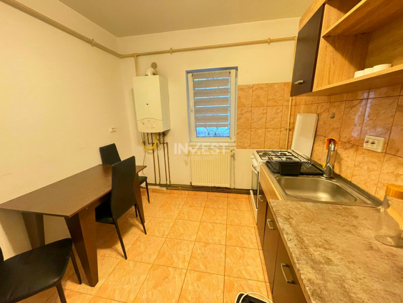 Apartament 2 camere decomandat-50mp-Podul de Fier