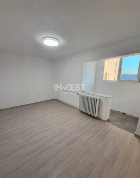 DE VANZARE-APARTAMENT 2 CAMERE-DECOMANDAT-MIRCEA CEL BATRAN