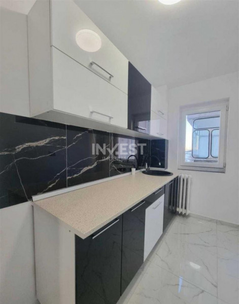 DE VANZARE-APARTAMENT 2 CAMERE-DECOMANDAT-MIRCEA CEL BATRAN