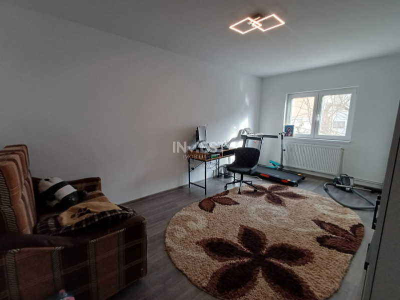 Apartament 3 Camere, intermediar, zona Nicolina 1( Lidl)