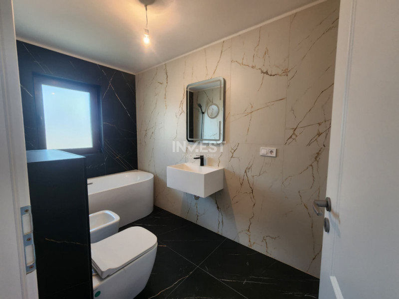 DUPLEX COMPLET, ALCATUIT DIN 2 UNITATI, 240 MP UTILI SI 500MP , 8 CAMERE, 2 BAI