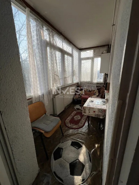 Apartament 3 Camere, 2 bai, intermediar,  75mp,  zona Nicolina 2