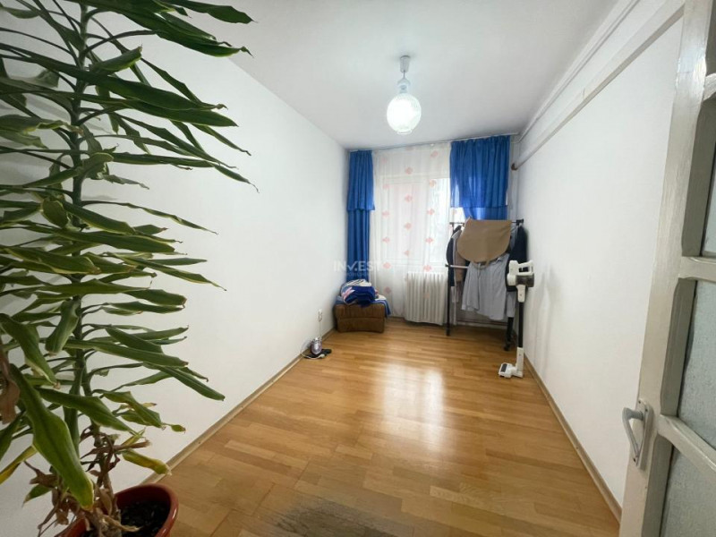 Apartament 3 camere decomandat - Podu Roș-liceul Racovita
