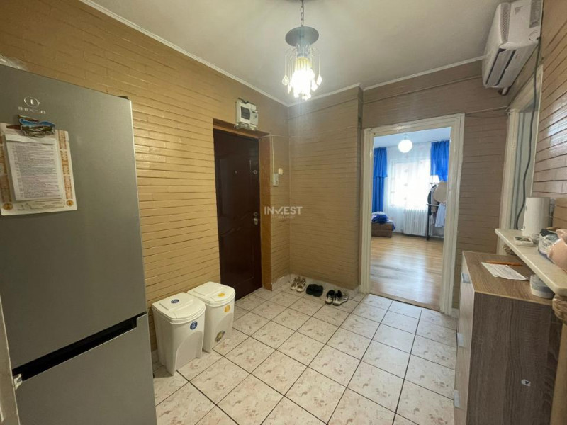 Apartament 3 camere decomandat - Podu Roș-liceul Racovita
