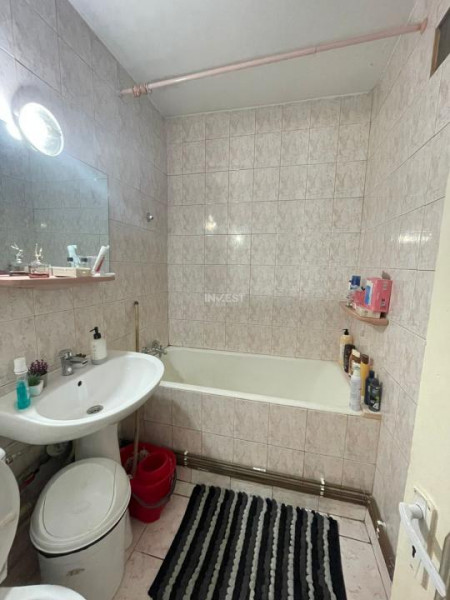 Apartament 3 camere decomandat - Podu Roș-liceul Racovita