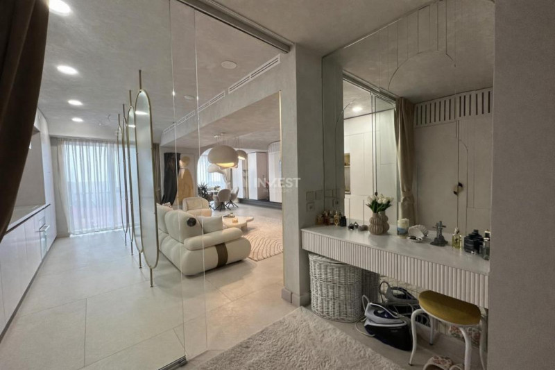 Apartament Deosebit De 2 Camere 70mp In Azimut-Copou