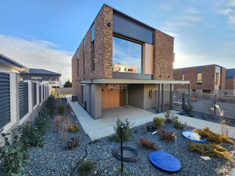 CASA EXCLUSIVISTA, 175mp utili, 5 camere, 3 bai, 