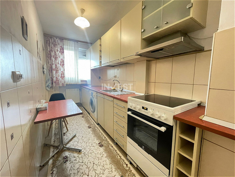 Apartament 2 camere decomandat-Podu Ros-Piata Nicolina