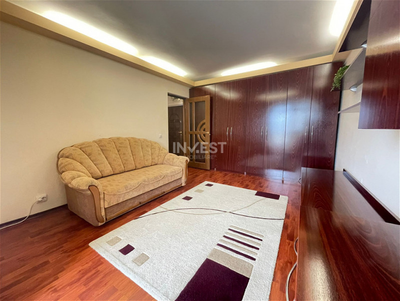 Apartament 2 camere decomandat-Podu Ros-Piata Nicolina