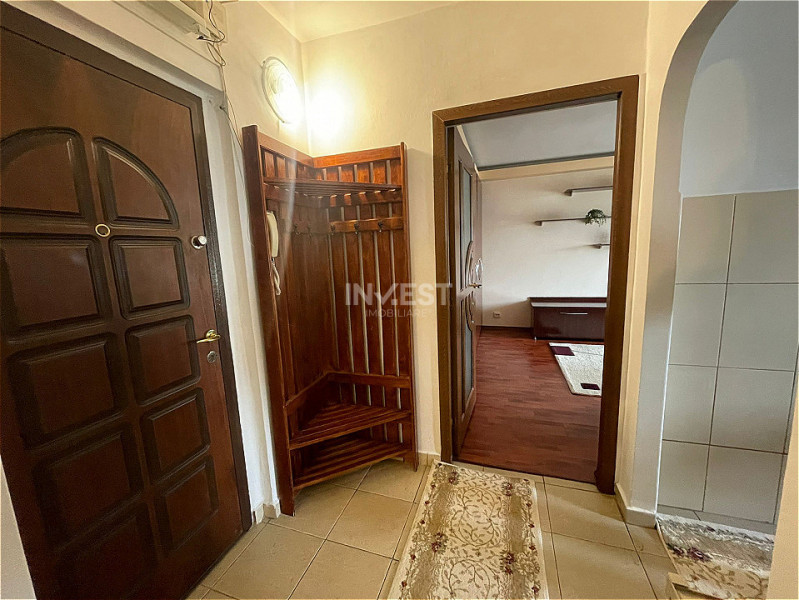 Apartament 2 camere decomandat-Podu Ros-Piata Nicolina