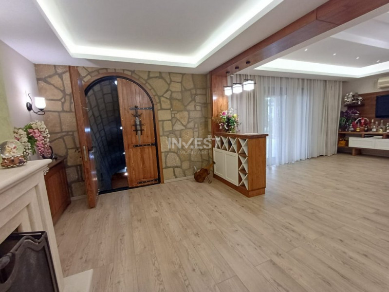 CASA PREMIUM  MIROSLAVA , 250MP UTILI, 5 CAMERE, BECI, 2 GARAJE, 1100 MP TEREN