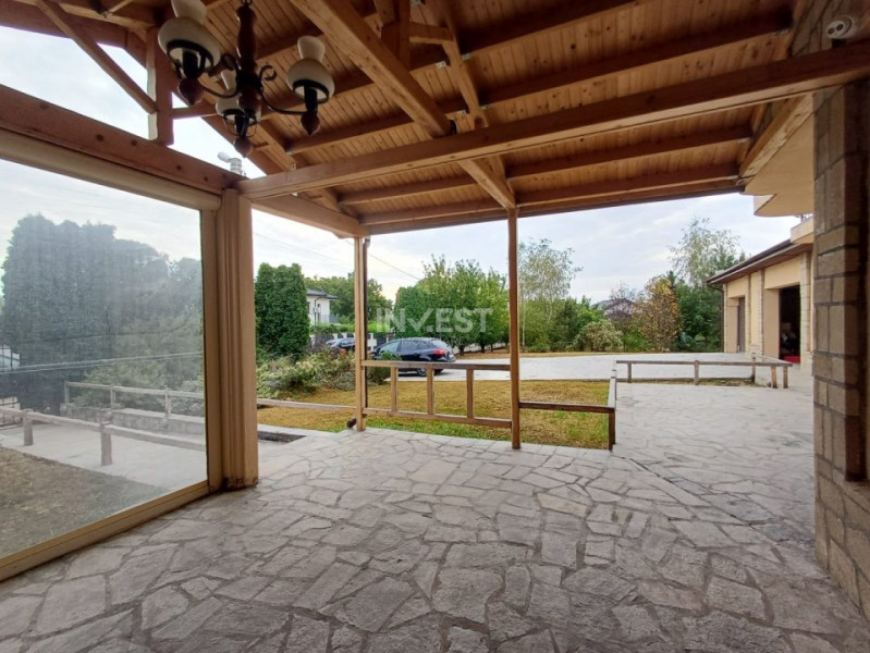 CASA PREMIUM  MIROSLAVA , 250MP UTILI, 5 CAMERE, BECI, 2 GARAJE, 1100 MP TEREN