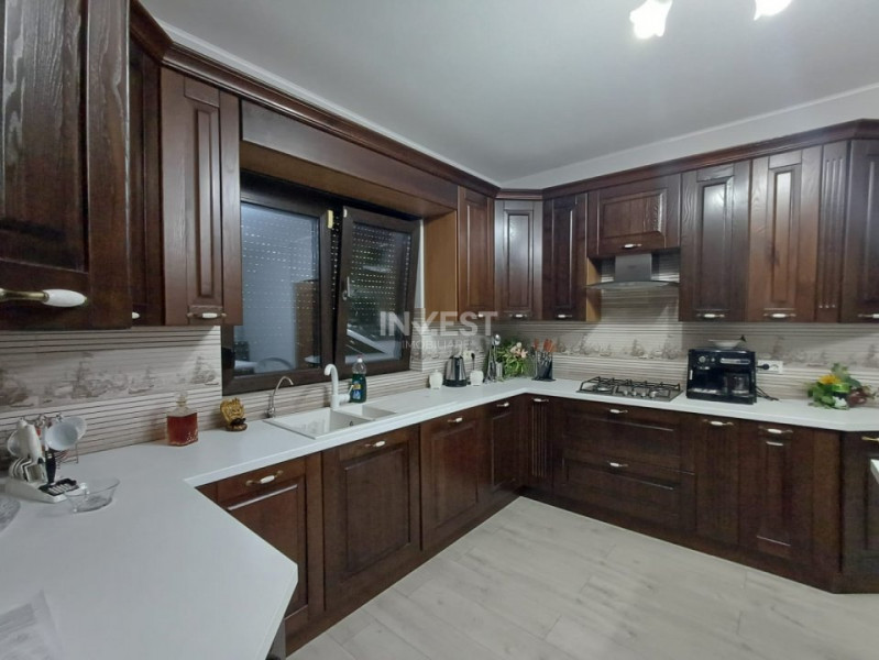 CASA PREMIUM  MIROSLAVA , 250MP UTILI, 5 CAMERE, BECI, 2 GARAJE, 1100 MP TEREN