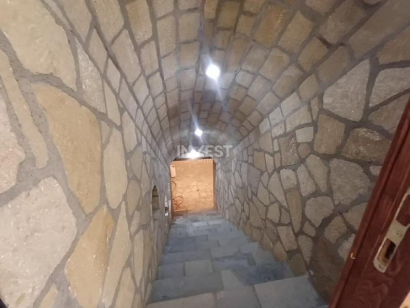 CASA PREMIUM  MIROSLAVA , 250MP UTILI, 5 CAMERE, BECI, 2 GARAJE, 1100 MP TEREN