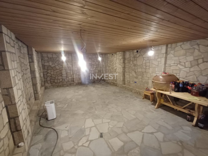 CASA PREMIUM  MIROSLAVA , 250MP UTILI, 5 CAMERE, BECI, 2 GARAJE, 1100 MP TEREN