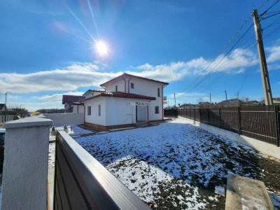 CASA INDIVIDUALA , 4 CAMERE,2 BAI, 530 MP TEREN, MIROSLAVA