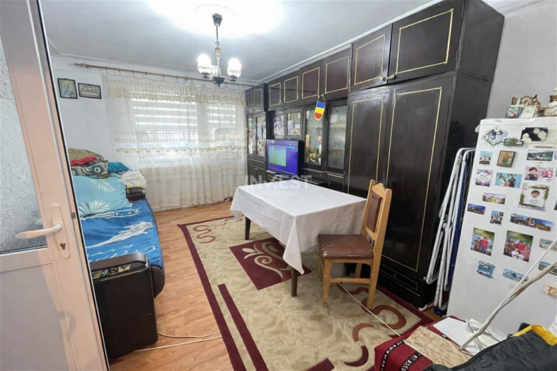 Apartament 2 camere decomandat-Podu Ros-etaj 3-bloc fara risc