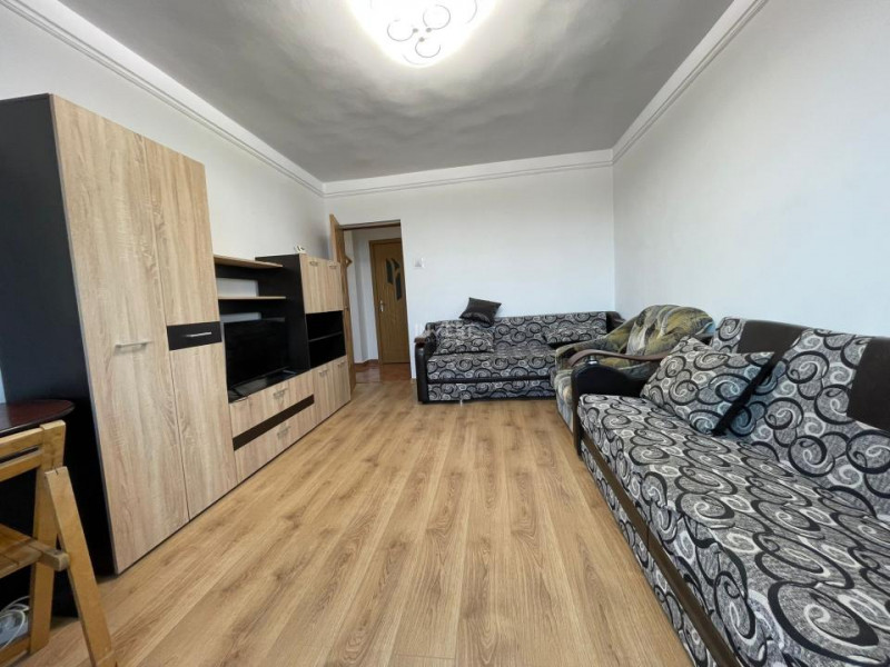 Apartament de inchiriat, 3 camere, decomandat, zona Podu Ros, Iasi