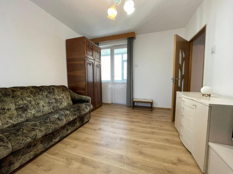 Apartament de inchiriat, 3 camere, decomandat, zona Podu Ros, Iasi