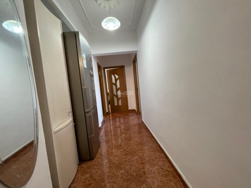 Apartament de inchiriat, 3 camere, decomandat, zona Podu Ros, Iasi