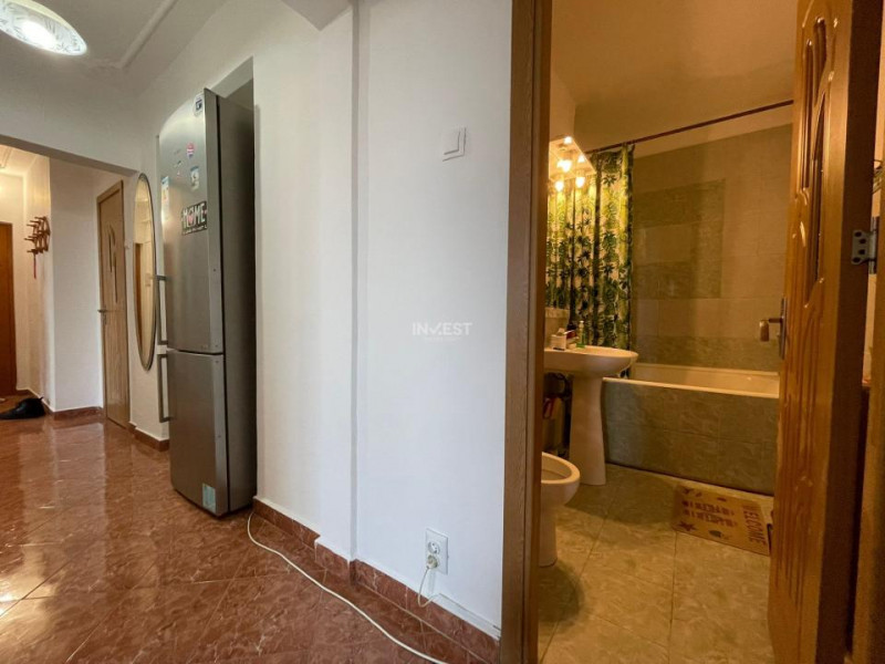 Apartament de inchiriat, 3 camere, decomandat, zona Podu Ros, Iasi