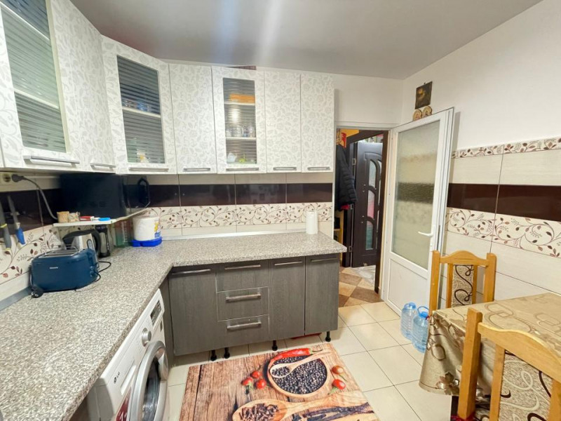 Apartament 2 camere-52 mp-etaj 1-Podul de Piatra