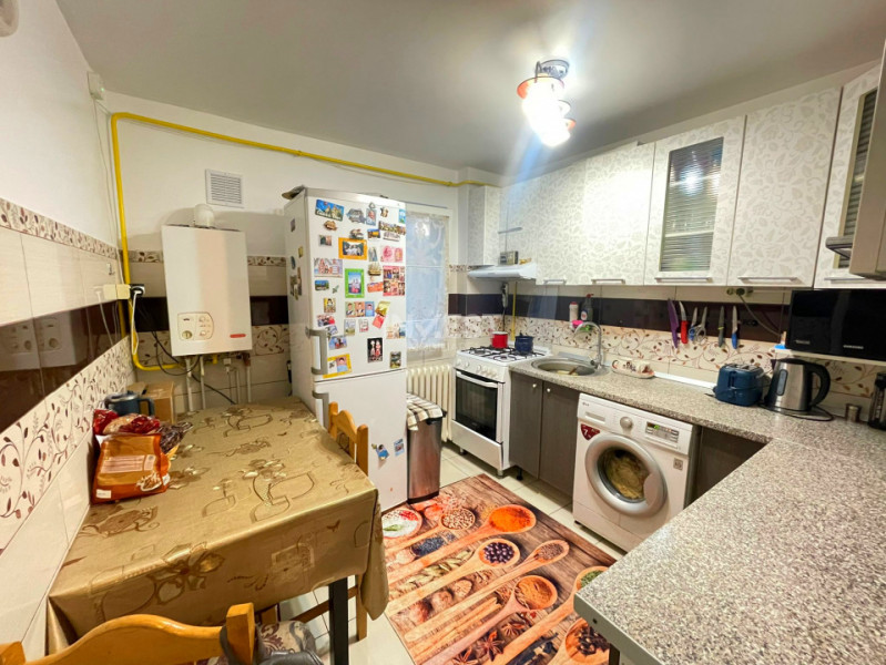 Apartament 2 camere-52 mp-etaj 1-Podul de Piatra