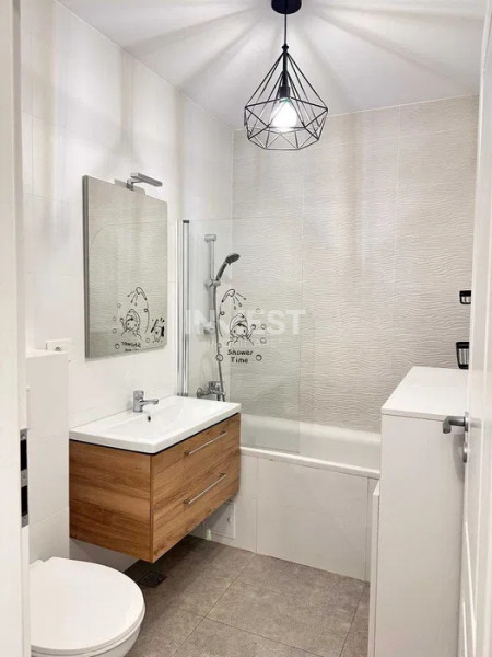 APARTAMENT CU 3 CAMERE, DECOMANDAT, ETAJ 1, ZONA NICOLINA