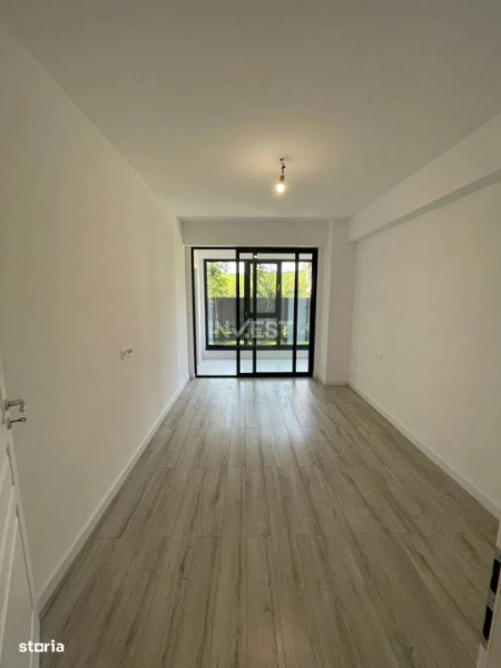 APARTAMENT CU 4 CAMERE , 2 bai , 96 mp utili , curte amenajata 55 mp, NICOLINA