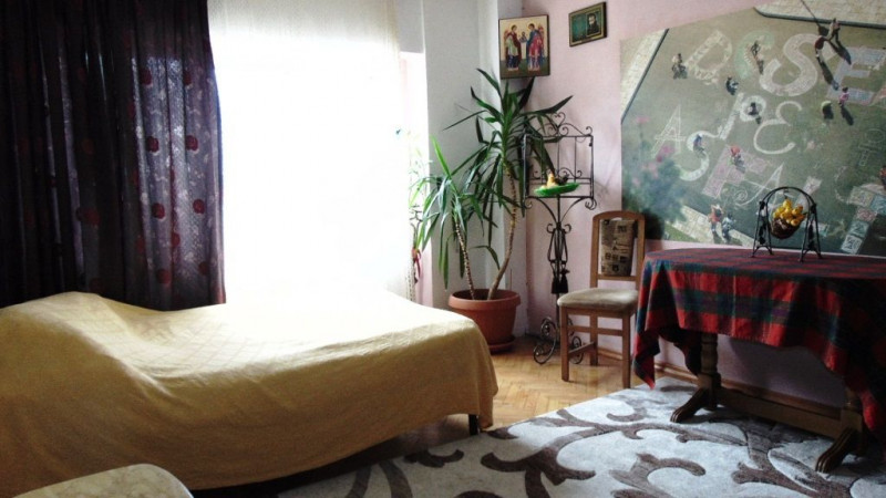 Apartament 3 camere D, Pacurari la bulevard, etaj intermediar.