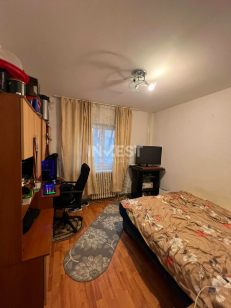 Apartament 2 camere decomandat-Podul de Fier-bloc 1982